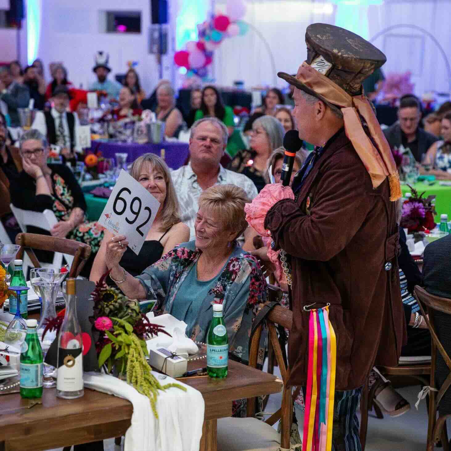 Person bidding on item